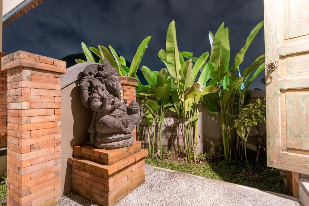 Umah Dangin Guest House Ubud  Exterior photo